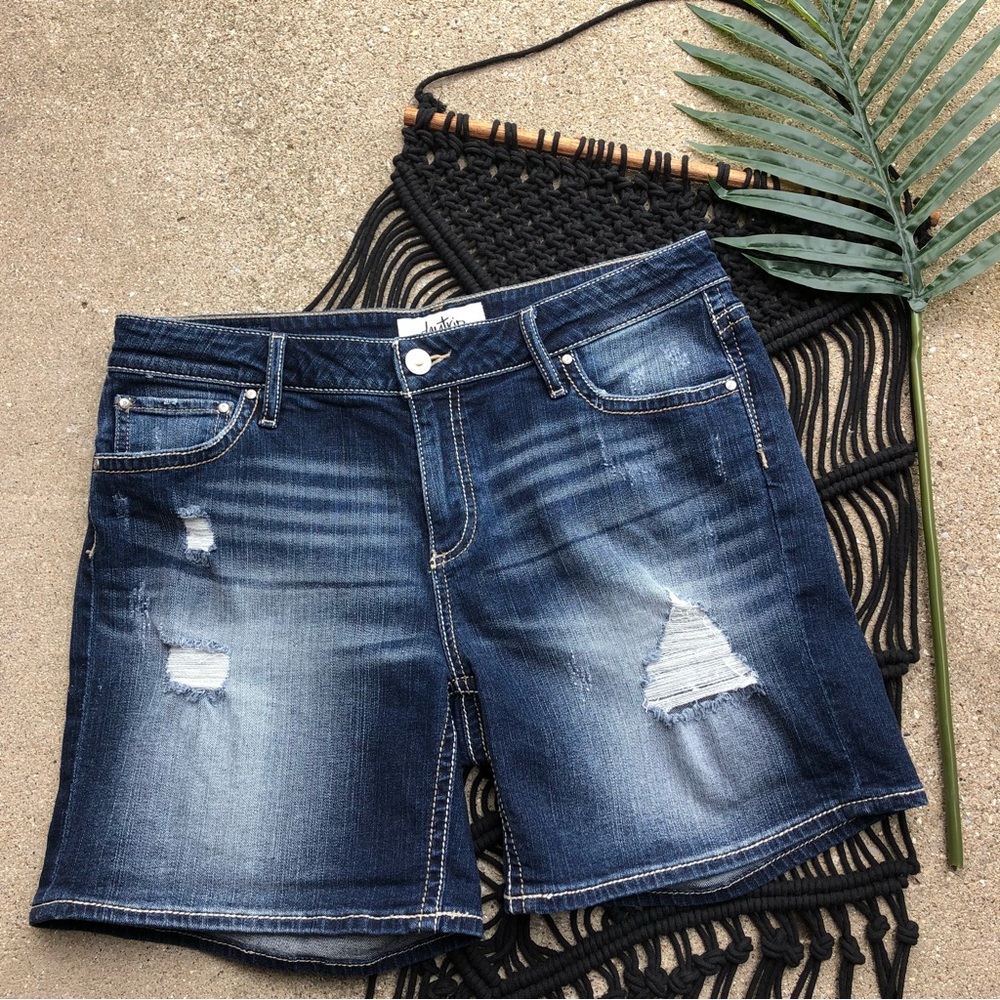 Daytrip Distressed Jean Shorts Size 31